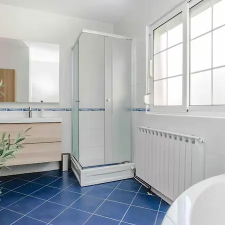 Vakantiehuis Luxury Dalmatian With Pool Donji Zemunik